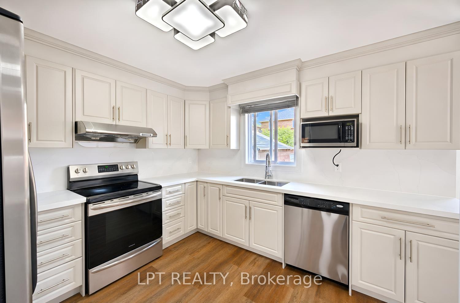Photo 17 of 82 Michigan Avenue, Brampton, Fletcher's Creek South — HOMEH
