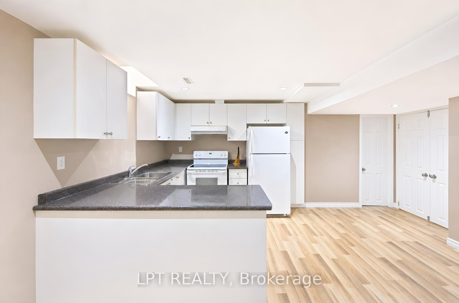 Photo 38 of 82 Michigan Avenue, Brampton, Fletcher's Creek South — HOMEH