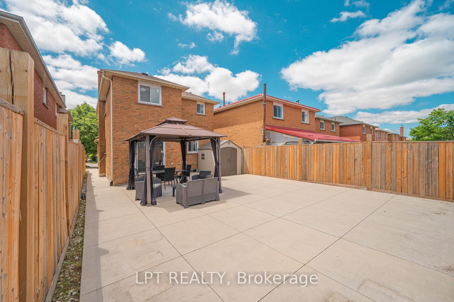 Photo 46 of 82 Michigan Avenue, Brampton, Fletcher's Creek South — HOMEH
