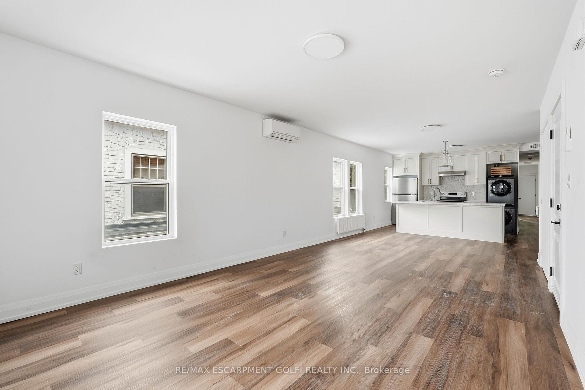 Photo 7 of Unit 3, 4876 Simcoe Street, Niagara Falls, Cherrywood — HOMEH