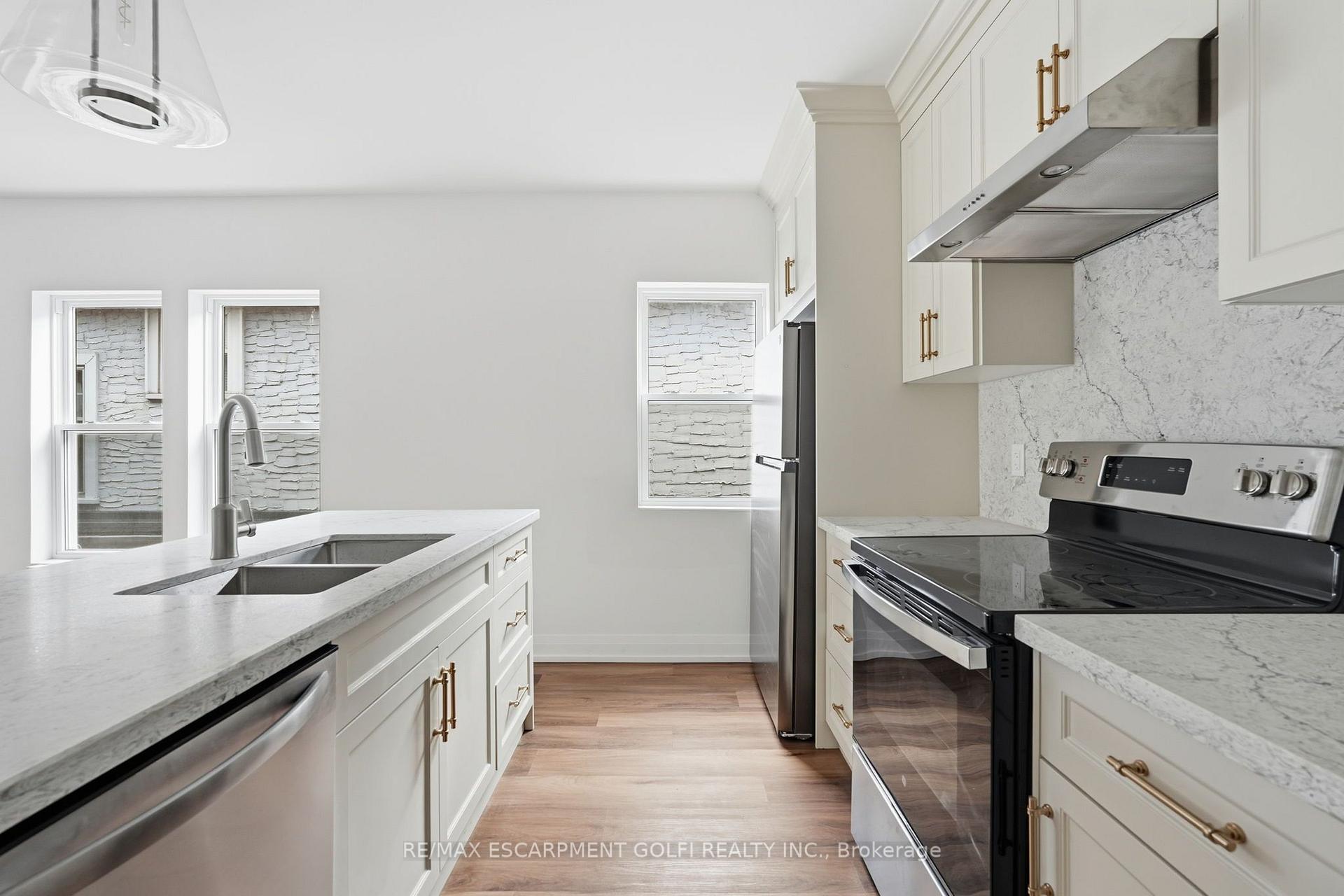 Photo 9 of Unit 3, 4876 Simcoe Street, Niagara Falls, Cherrywood — HOMEH