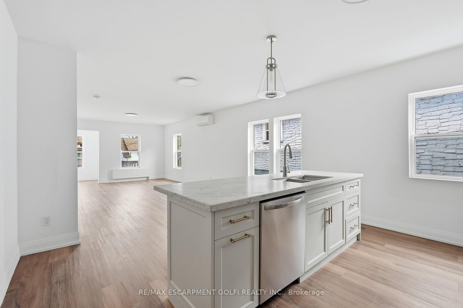 Photo 10 of Unit 3, 4876 Simcoe Street, Niagara Falls, Cherrywood — HOMEH