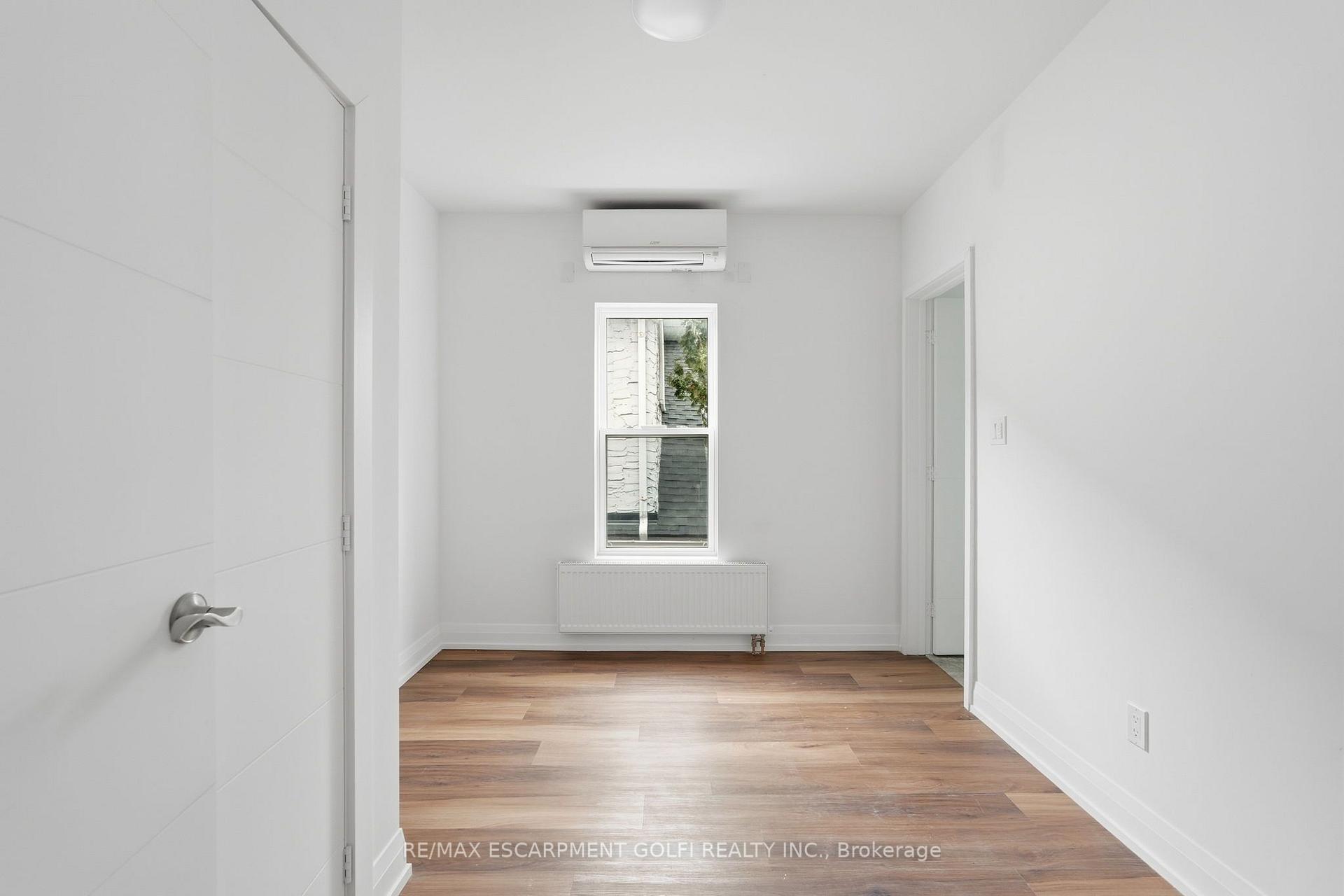 Photo 13 of Unit 3, 4876 Simcoe Street, Niagara Falls, Cherrywood — HOMEH