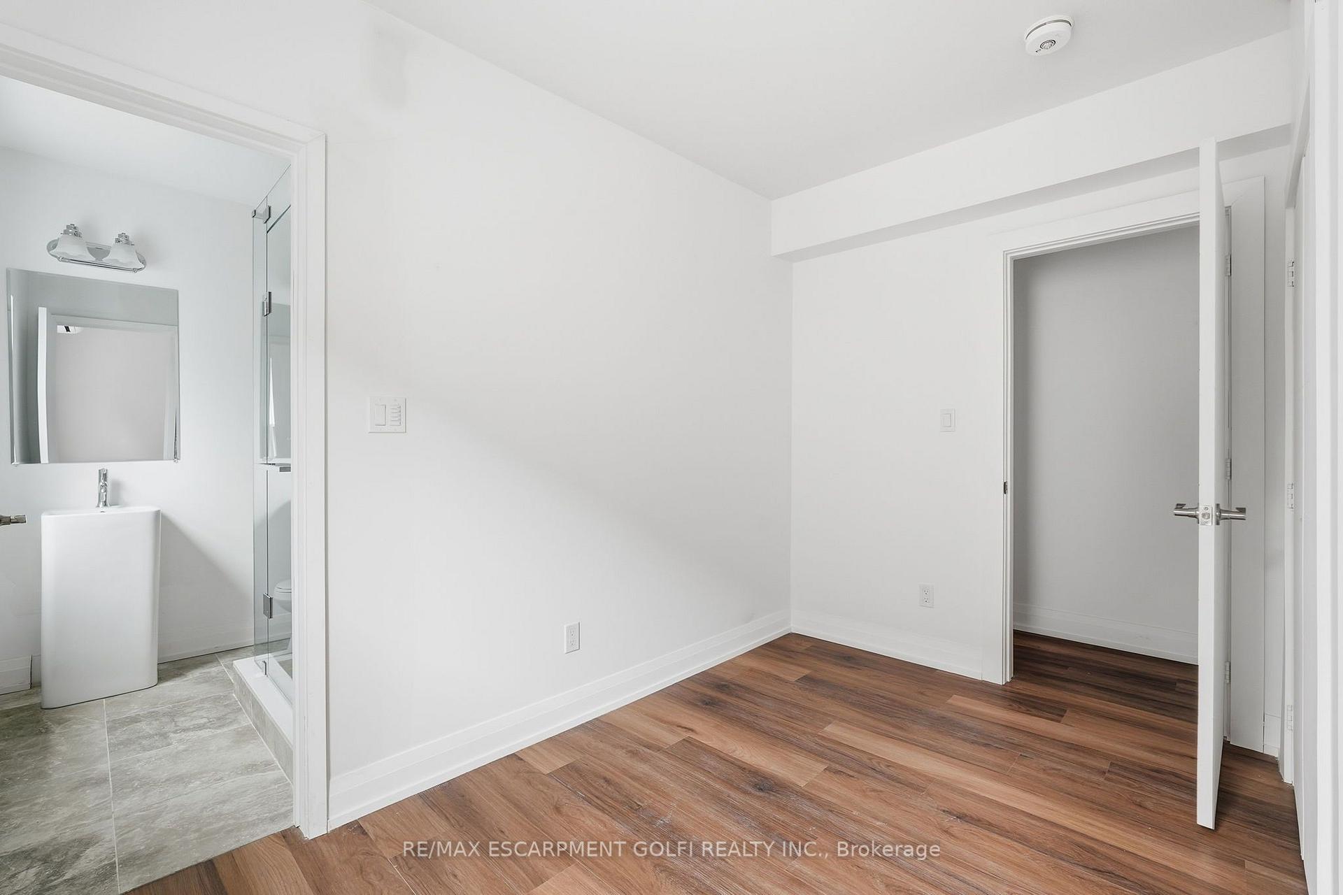 Photo 14 of Unit 3, 4876 Simcoe Street, Niagara Falls, Cherrywood — HOMEH