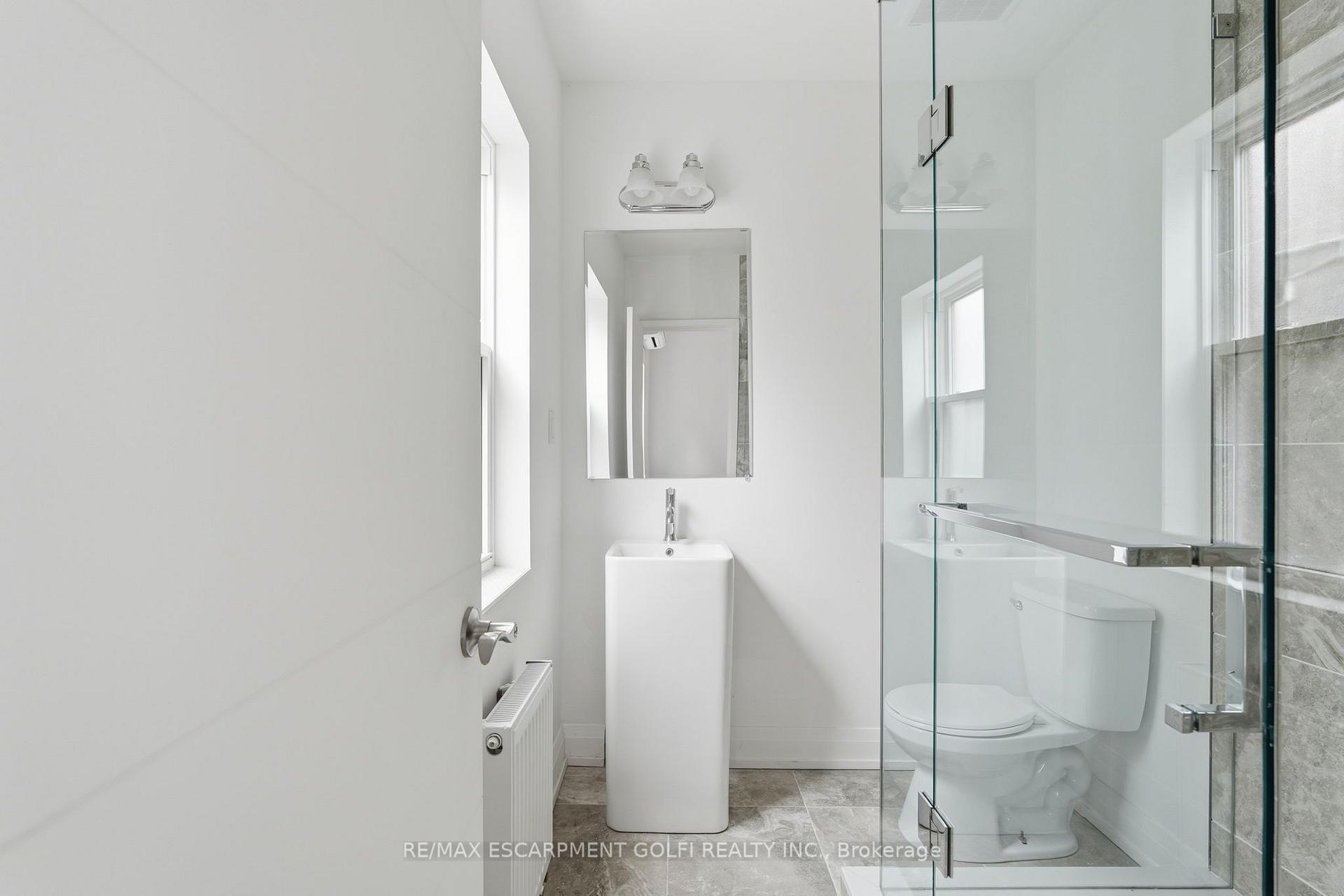 Photo 15 of Unit 3, 4876 Simcoe Street, Niagara Falls, Cherrywood — HOMEH