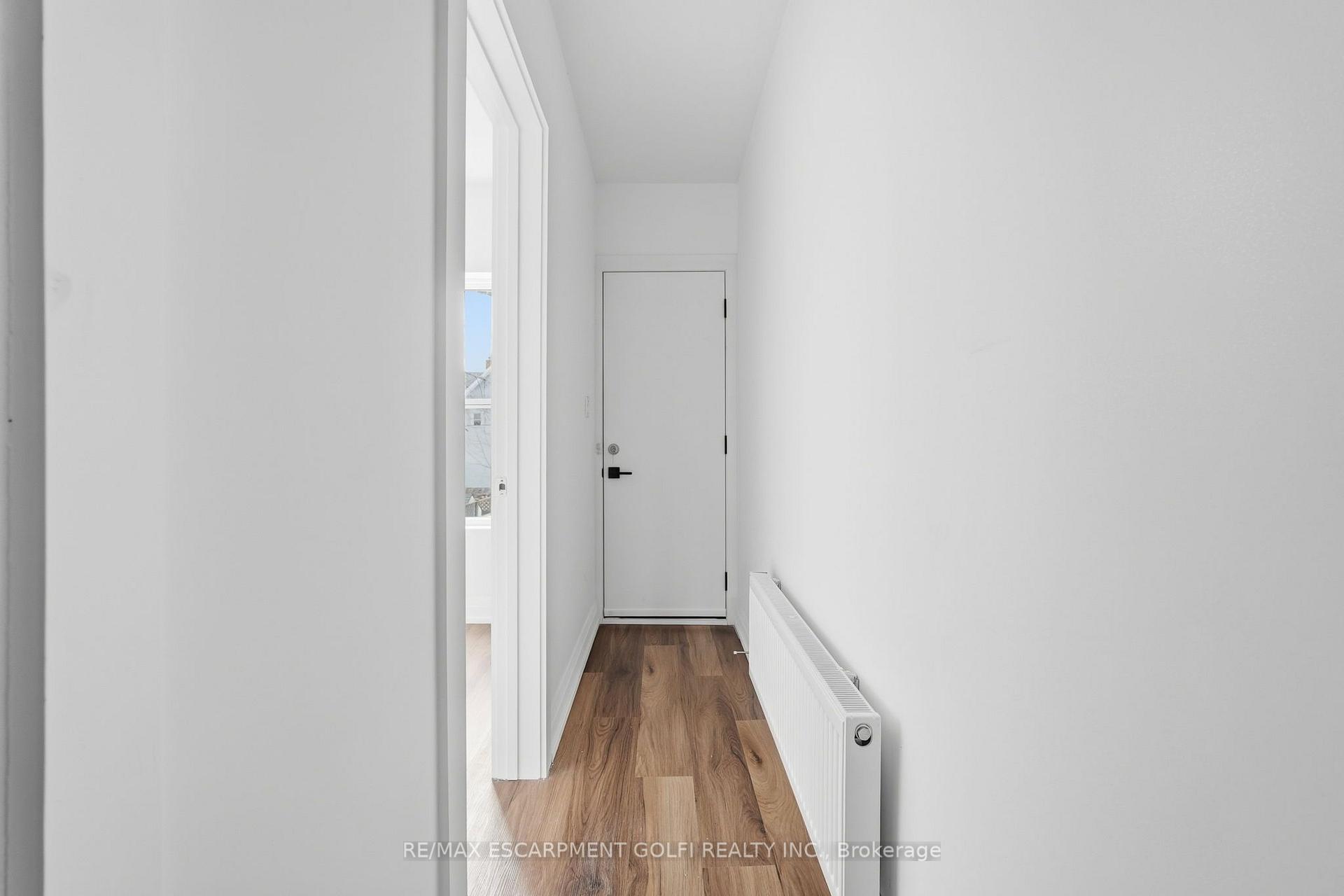 Photo 20 of Unit 3, 4876 Simcoe Street, Niagara Falls, Cherrywood — HOMEH