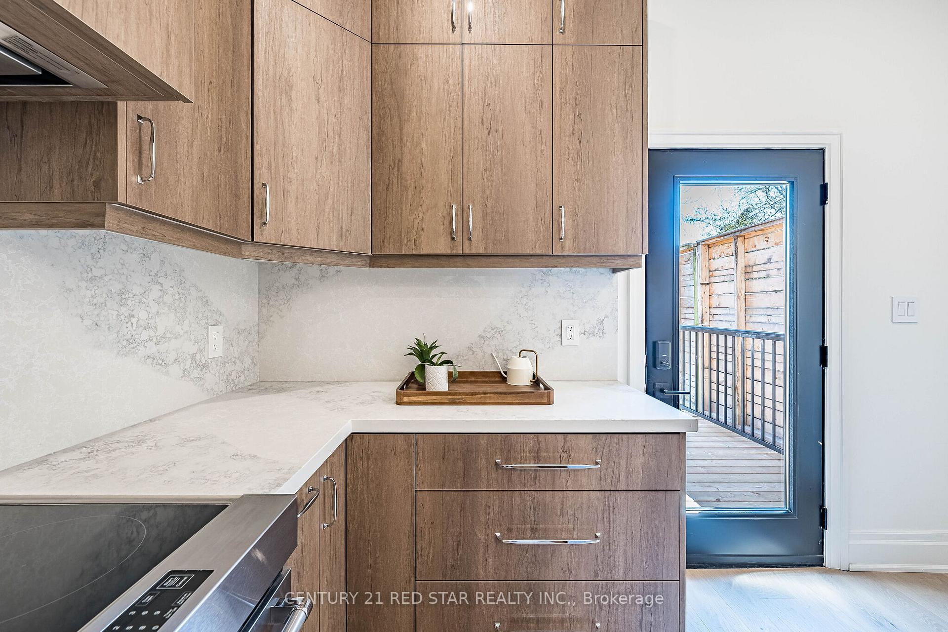Photo 12 of 369 Pacific Avenue, Toronto, Junction Area — HOMEH