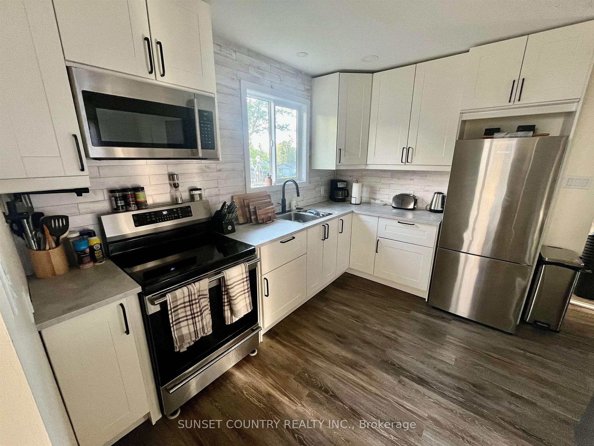 Photo 4 of 246 Florence Street, Dryden, Hillcrest — HOMEH