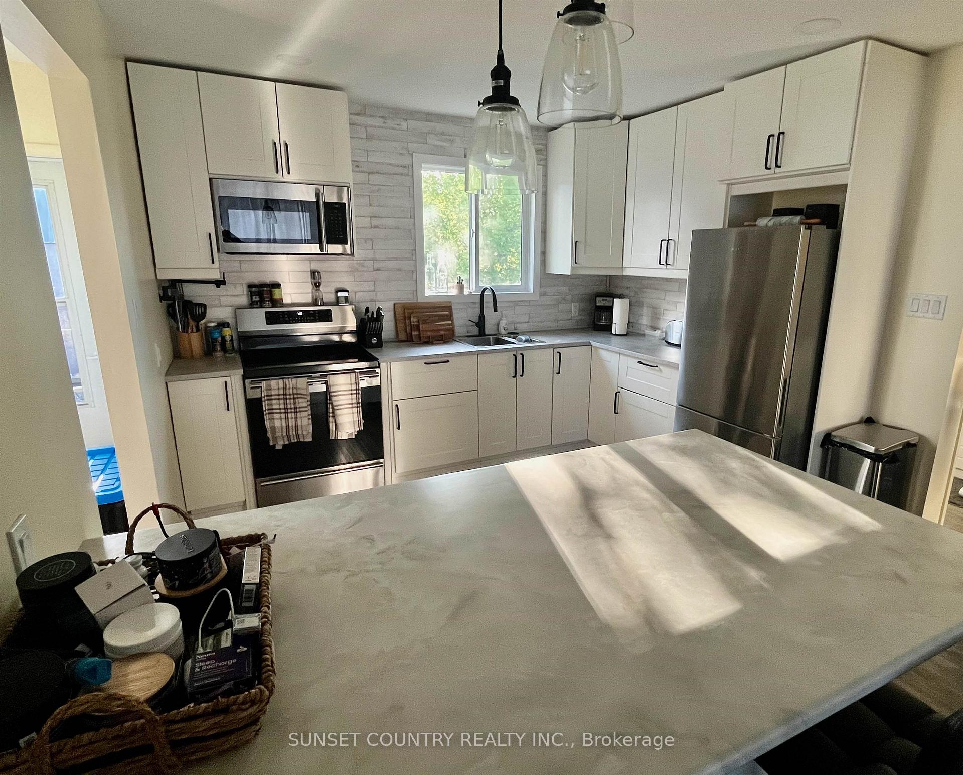 Photo 6 of 246 Florence Street, Dryden, Hillcrest — HOMEH