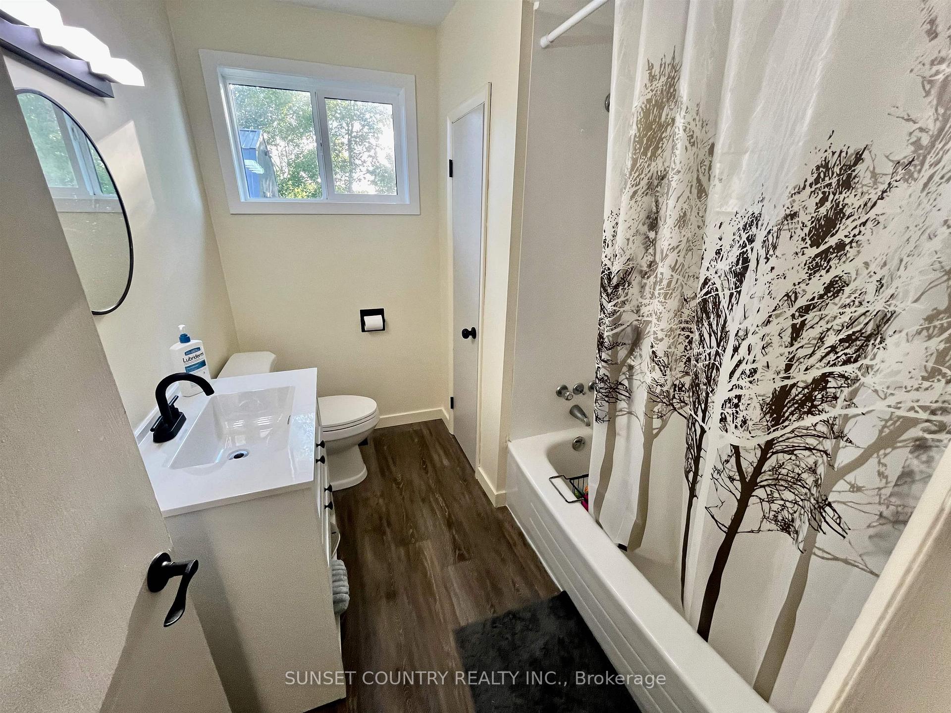 Photo 9 of 246 Florence Street, Dryden, Hillcrest — HOMEH