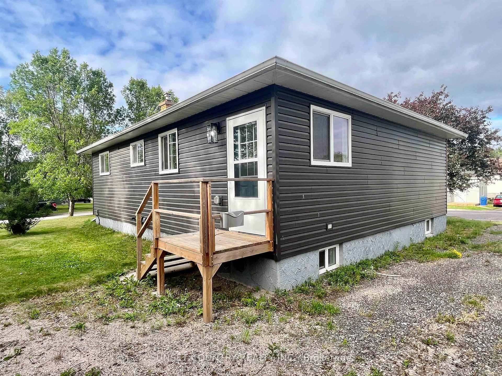 Photo 15 of 246 Florence Street, Dryden, Hillcrest — HOMEH