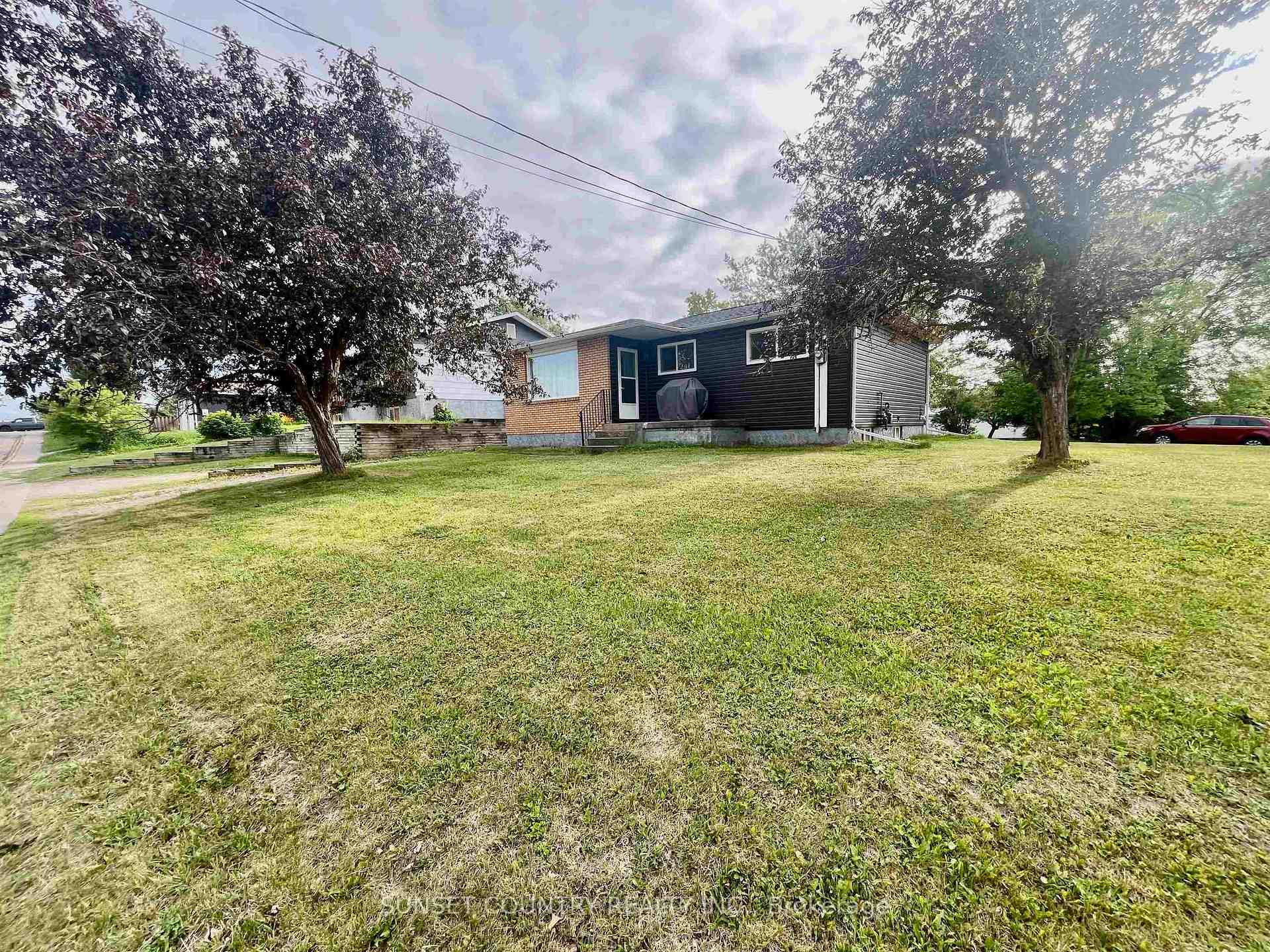 Photo 16 of 246 Florence Street, Dryden, Hillcrest — HOMEH