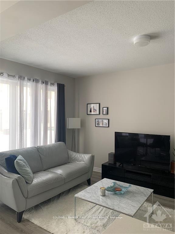 Photo 8 of 303 Sweet Valley Drive, Ottawa, Avalon West — HOMEH