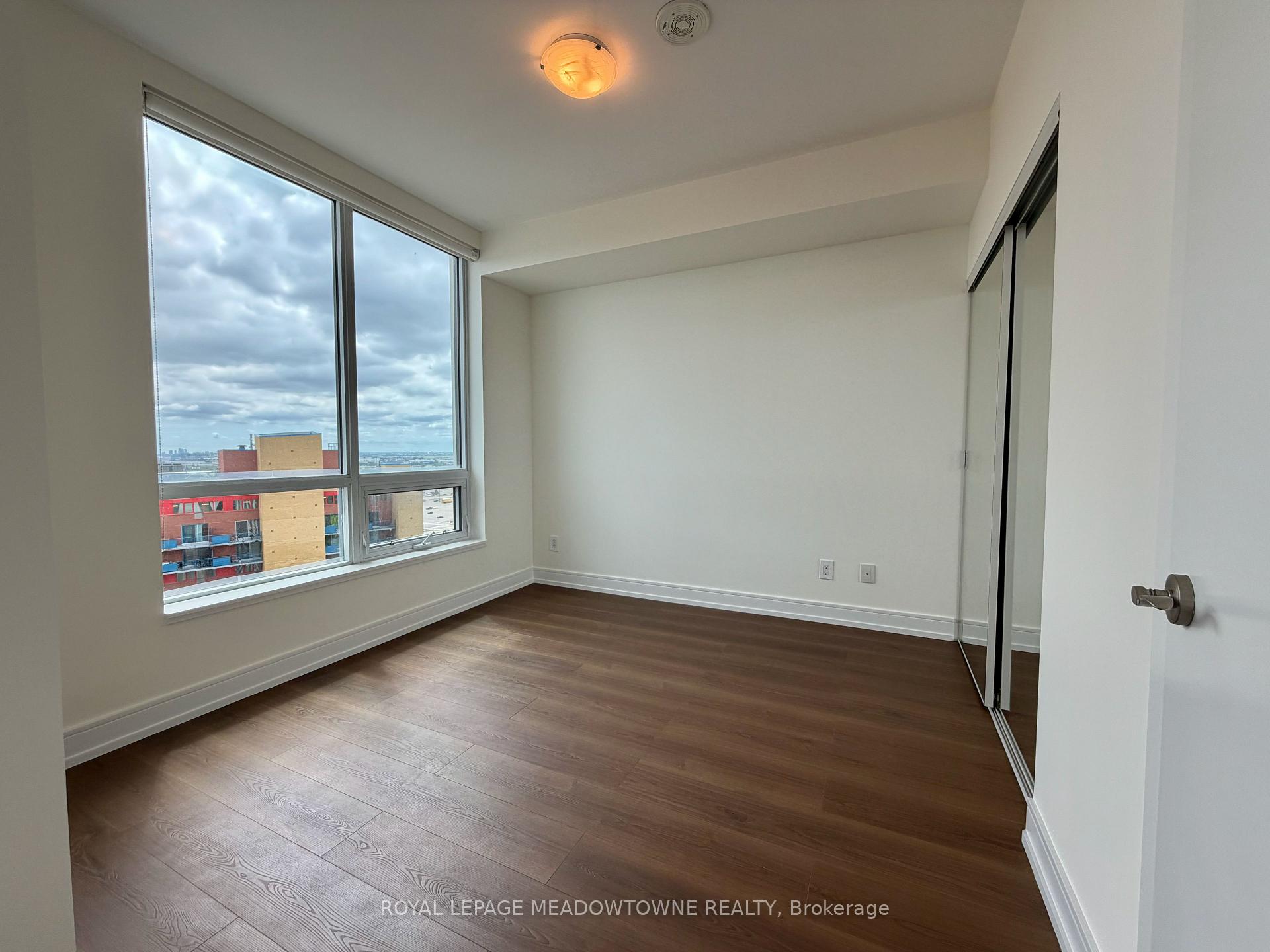 Photo 6 of Unit 1601, 840 Queens Plate Drive, Etobicoke, West Humber-Clairville — HOMEH