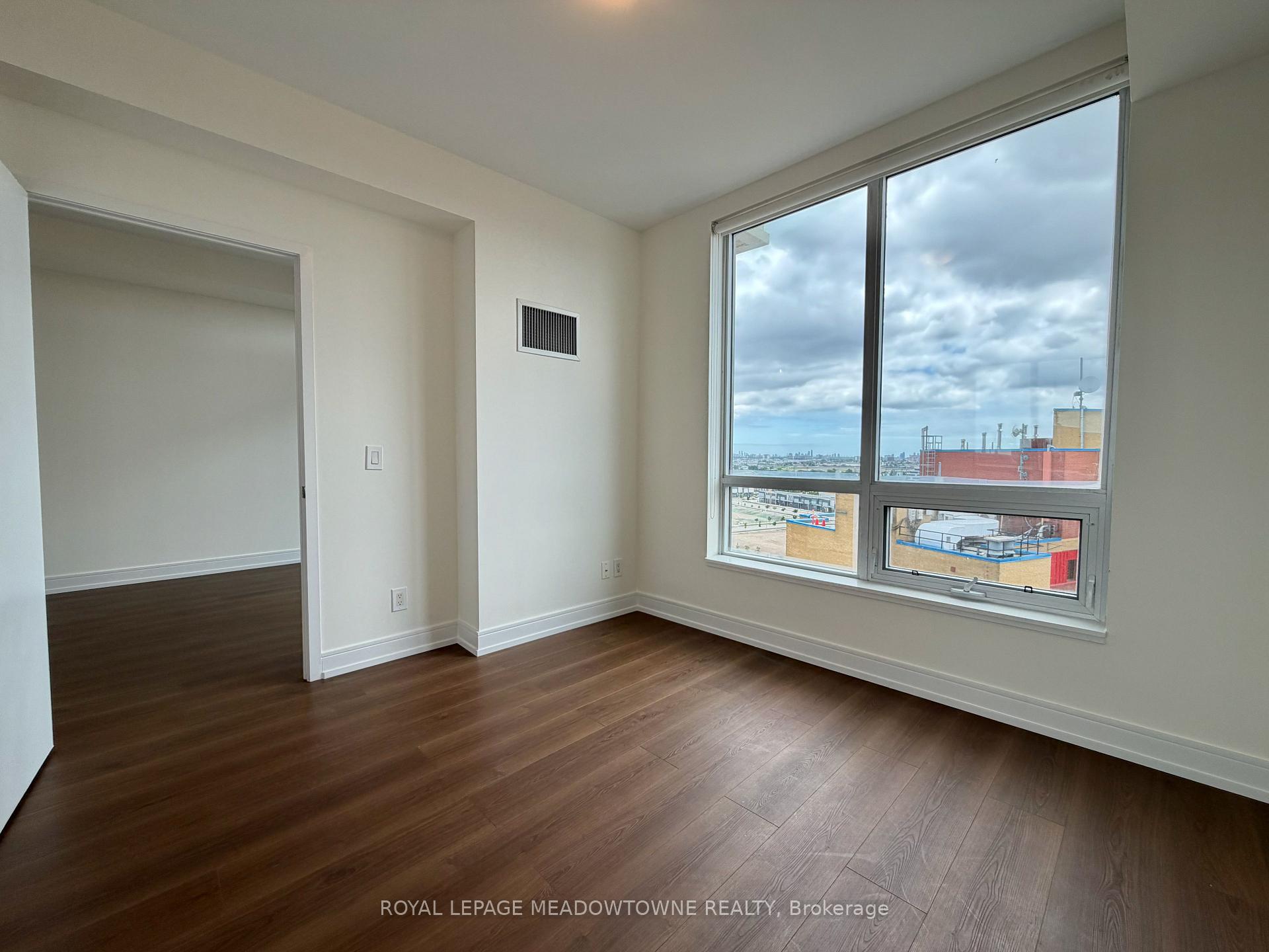 Photo 7 of Unit 1601, 840 Queens Plate Drive, Etobicoke, West Humber-Clairville — HOMEH