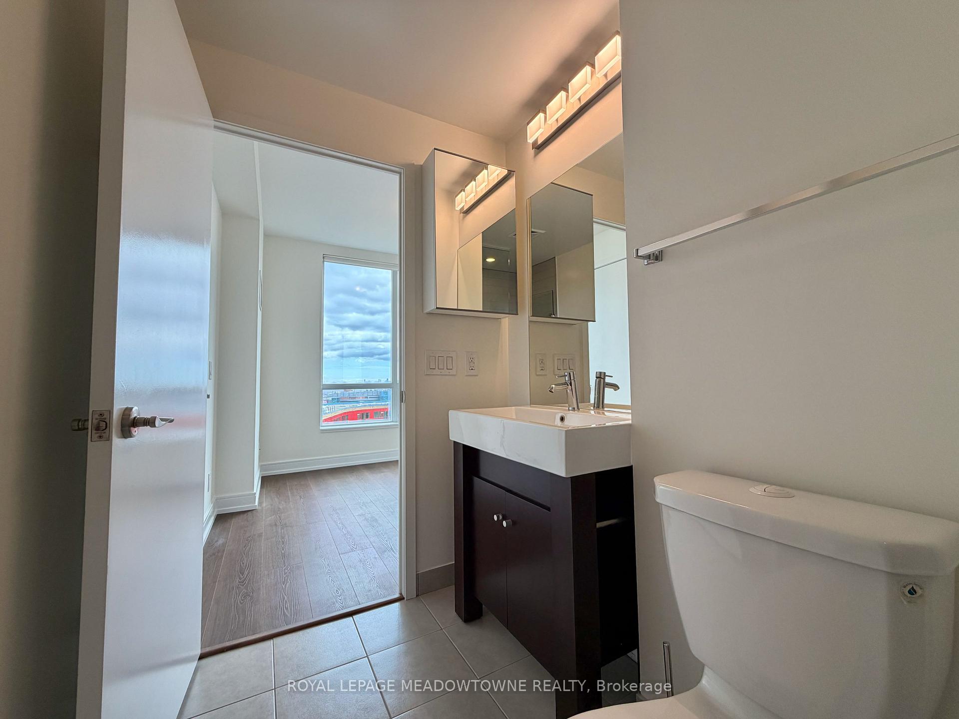 Photo 9 of Unit 1601, 840 Queens Plate Drive, Etobicoke, West Humber-Clairville — HOMEH