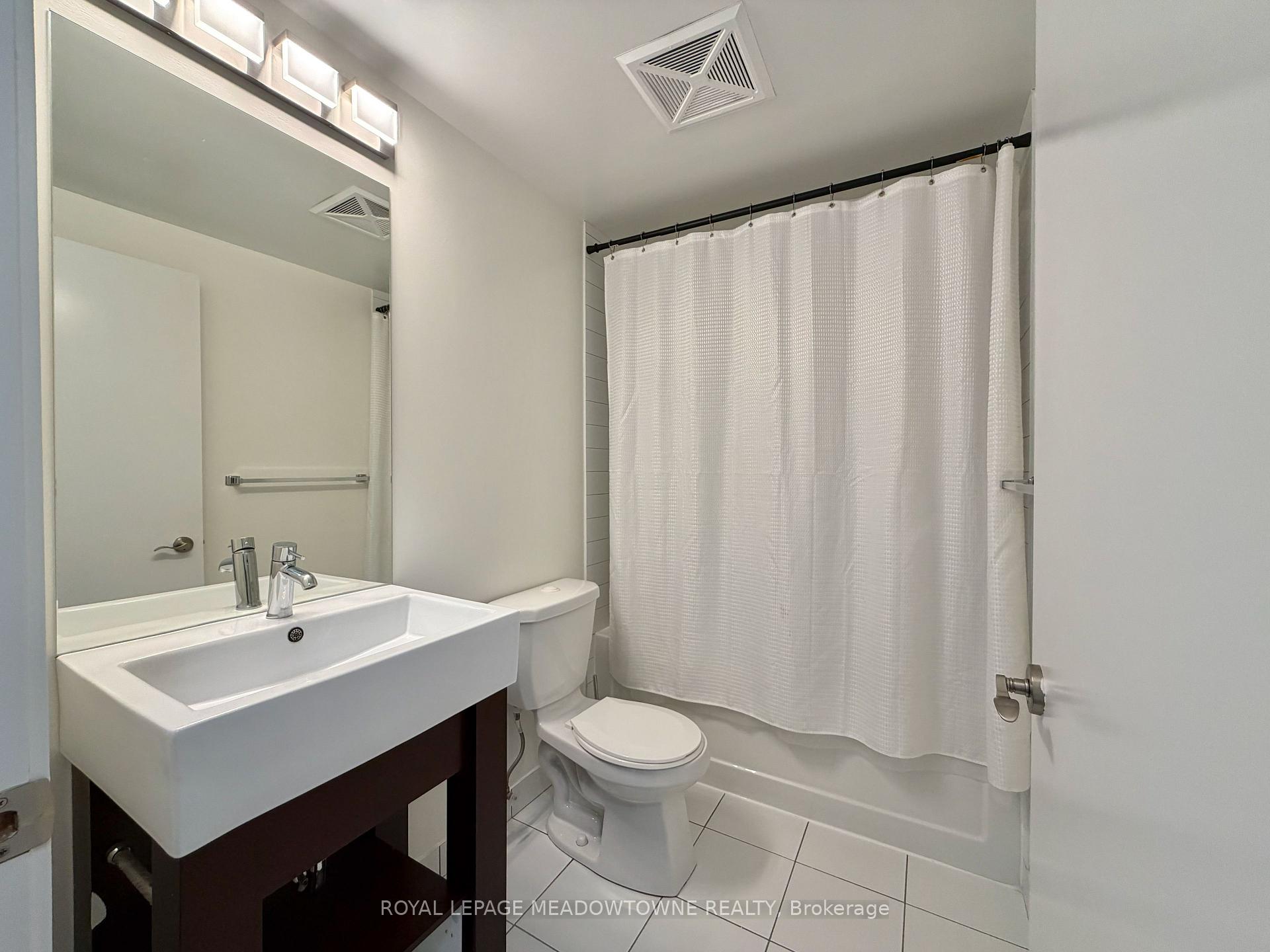 Photo 11 of Unit 1601, 840 Queens Plate Drive, Etobicoke, West Humber-Clairville — HOMEH