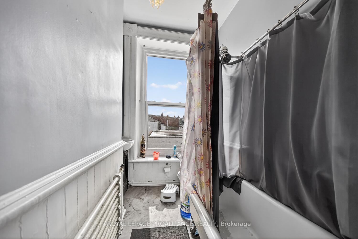 Photo 9 of 2 -42 King Street E, Brockville, Brockville — HOMEH