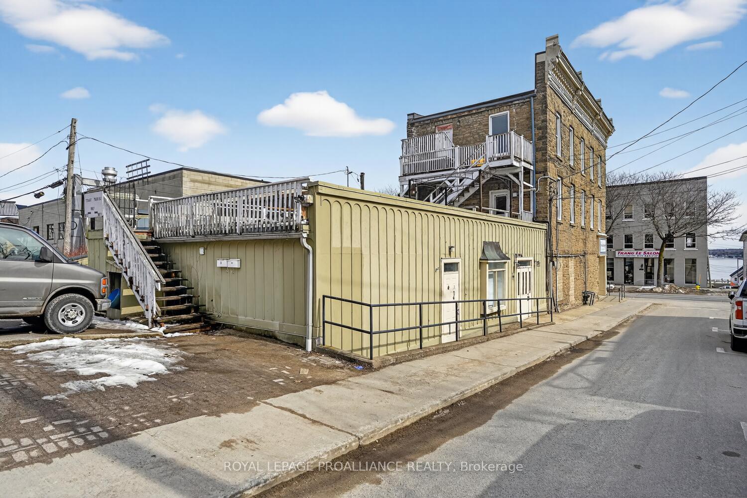 Photo 12 of 2 -42 King Street E, Brockville, Brockville — HOMEH