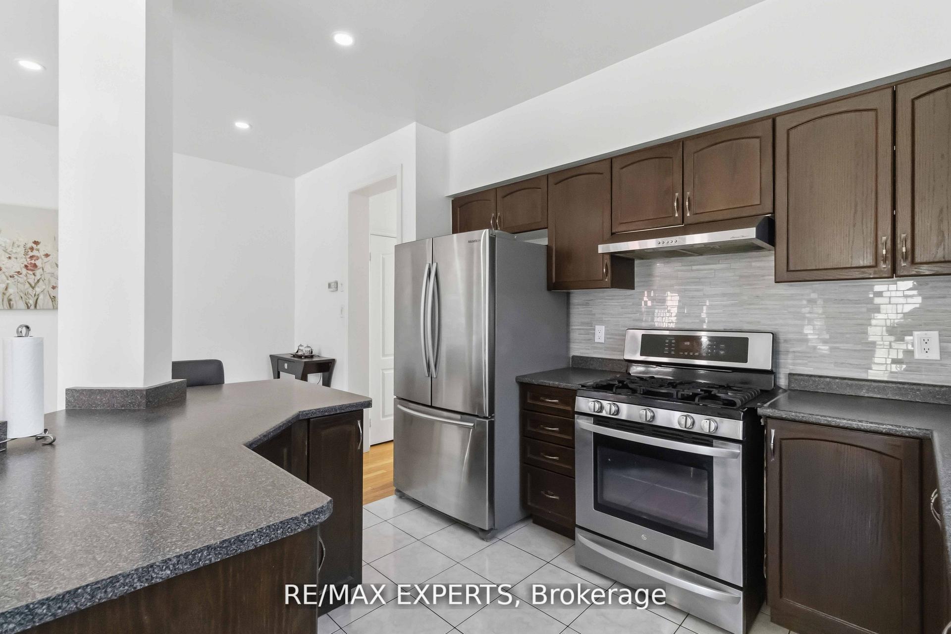 Photo 12 of 245 Isaac Devins Boulevard, North York, Humberlea-Pelmo Park — HOMEH