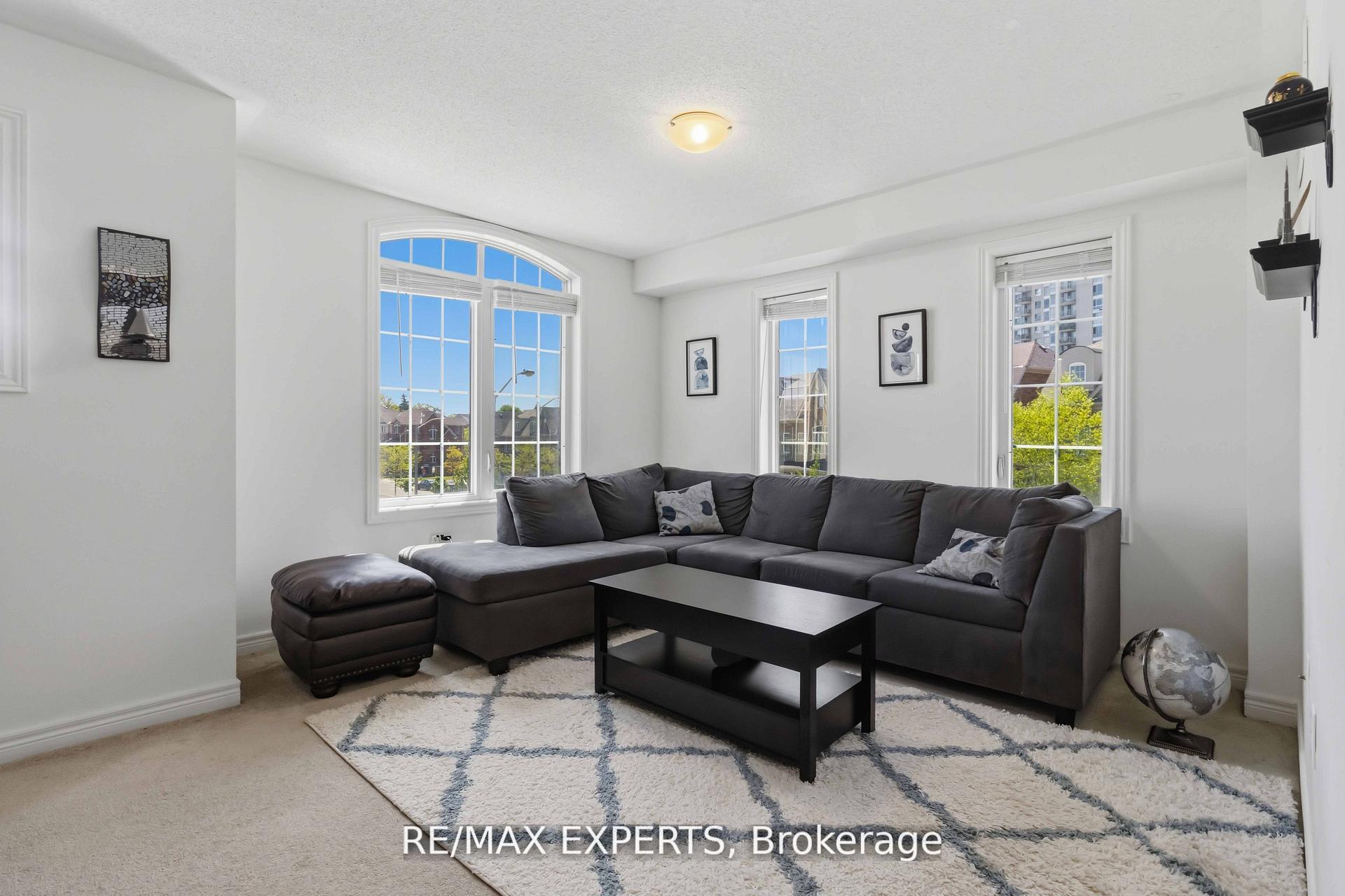 Photo 18 of 245 Isaac Devins Boulevard, North York, Humberlea-Pelmo Park — HOMEH