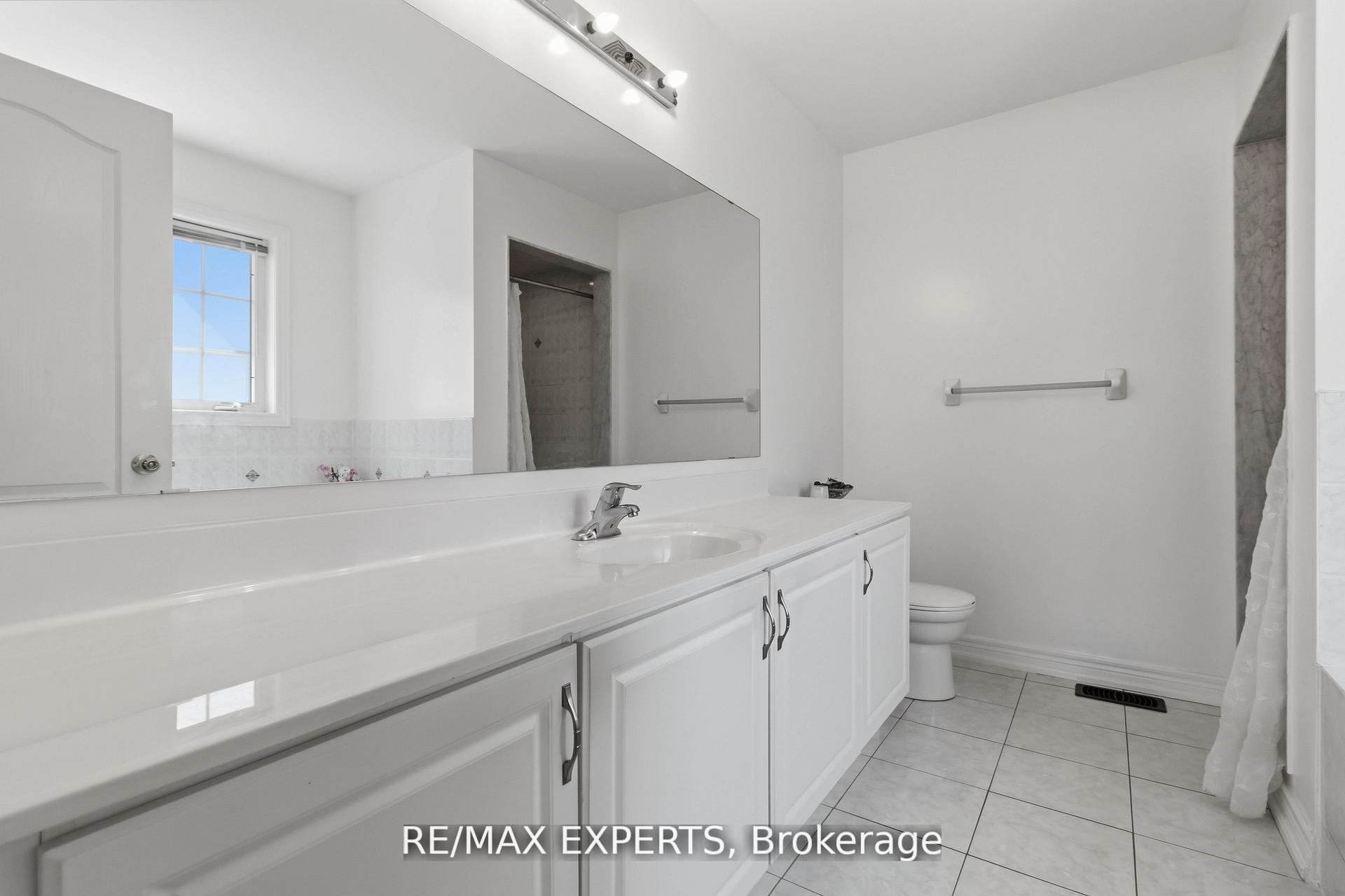 Photo 28 of 245 Isaac Devins Boulevard, North York, Humberlea-Pelmo Park — HOMEH