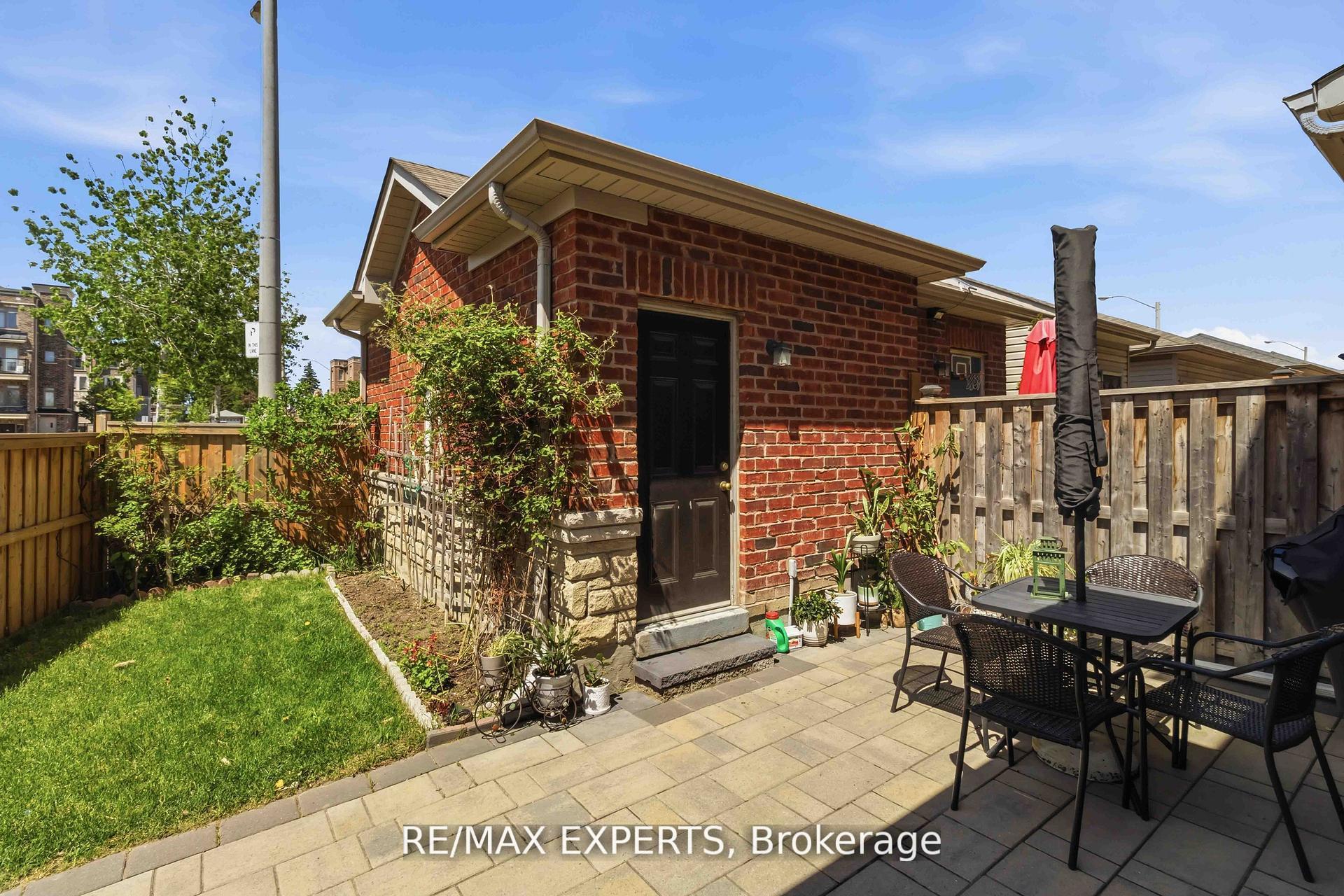 Photo 36 of 245 Isaac Devins Boulevard, North York, Humberlea-Pelmo Park — HOMEH
