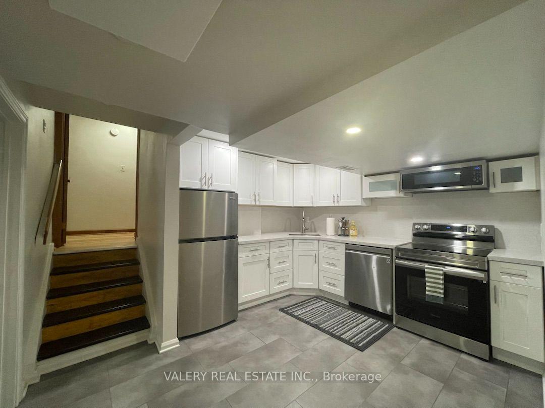 Photo 1 of Unit 2, 3 Bondhead Place, Etobicoke, Thistletown-Beaumonde Heights — HOMEH