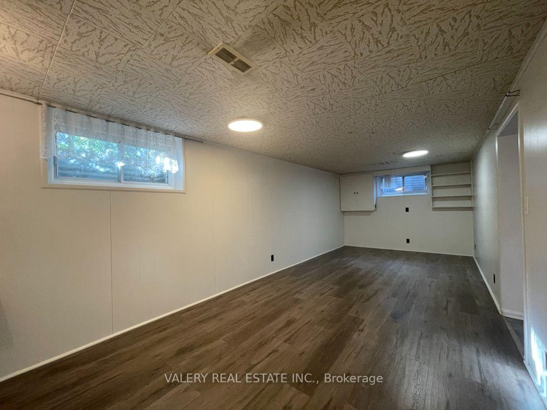 Photo 5 of Unit 2, 3 Bondhead Place, Etobicoke, Thistletown-Beaumonde Heights — HOMEH