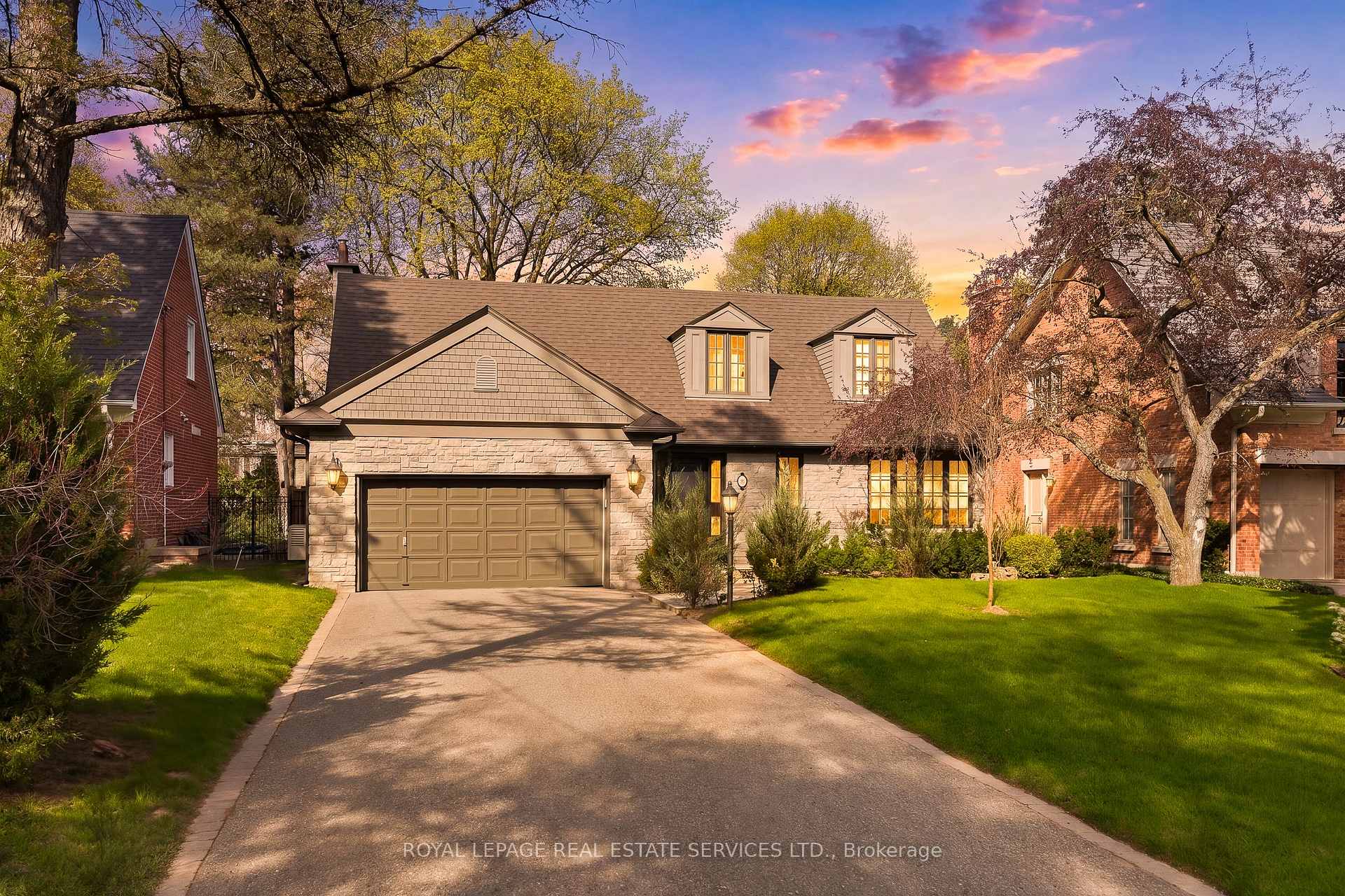 Photo 2 of 59 Edgevalley Drive, Etobicoke, Edenbridge-Humber Valley — HOMEH