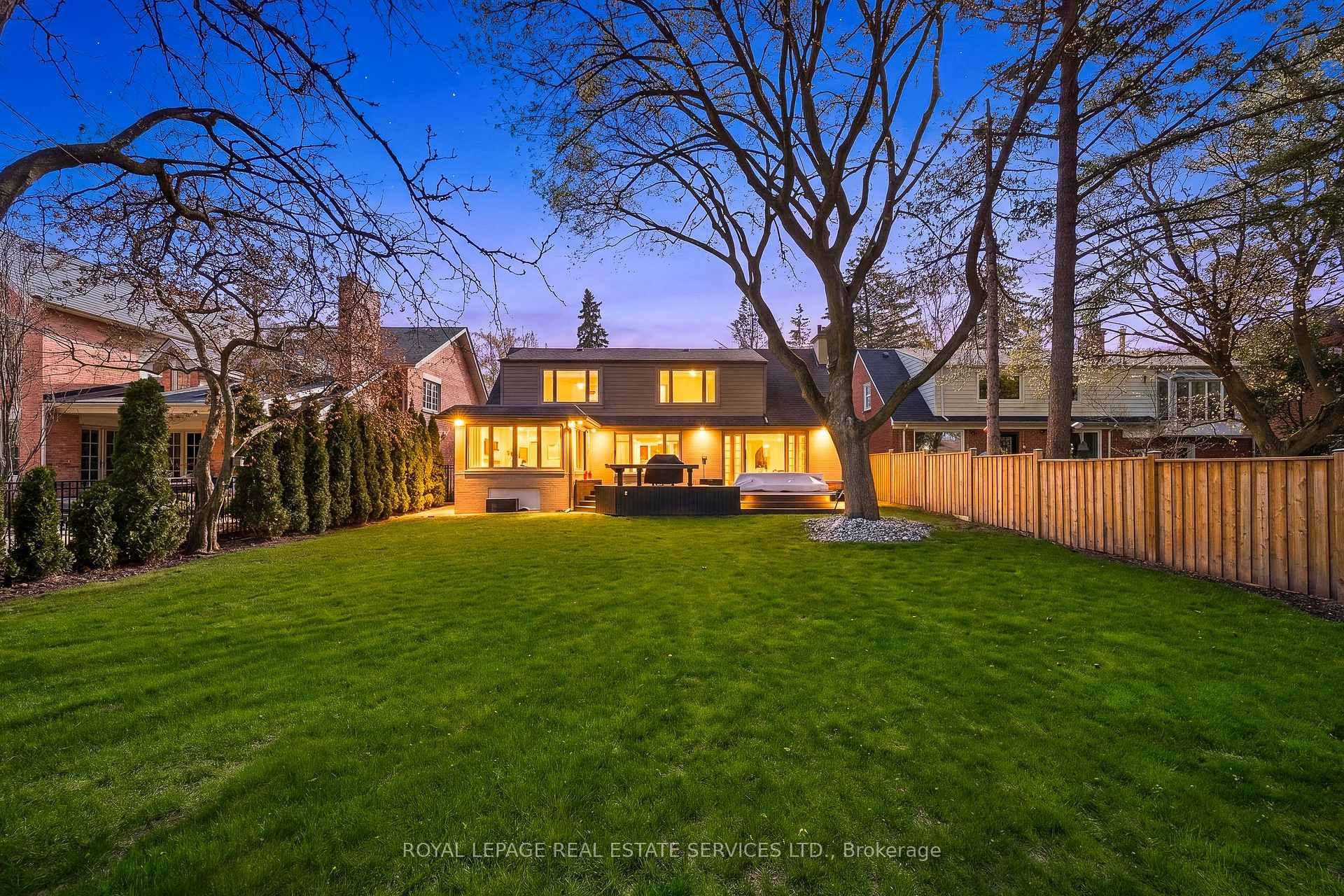 Photo 3 of 59 Edgevalley Drive, Etobicoke, Edenbridge-Humber Valley — HOMEH