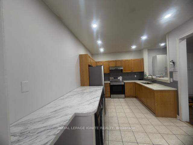 Photo 2 of Unit Main, 110 Pantomine Boulevard, Brampton, Bram West — HOMEH