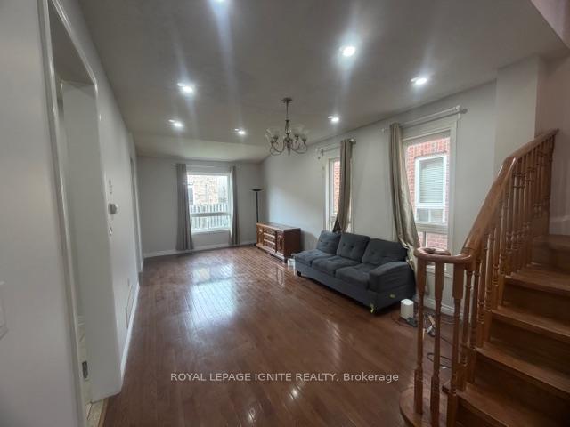 Photo 10 of Unit Main, 110 Pantomine Boulevard, Brampton, Bram West — HOMEH
