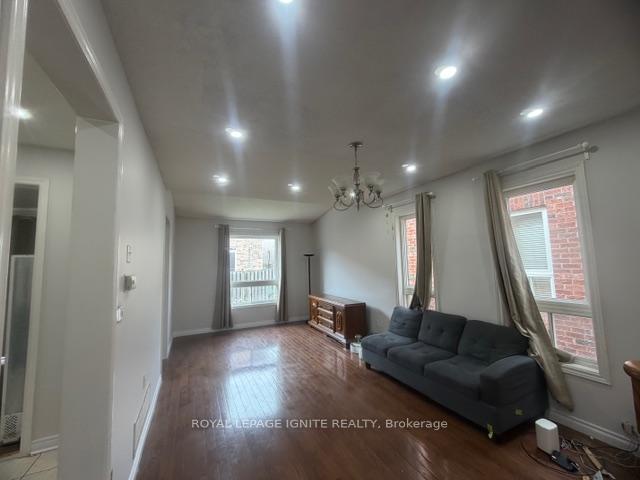 Photo 11 of Unit Main, 110 Pantomine Boulevard, Brampton, Bram West — HOMEH