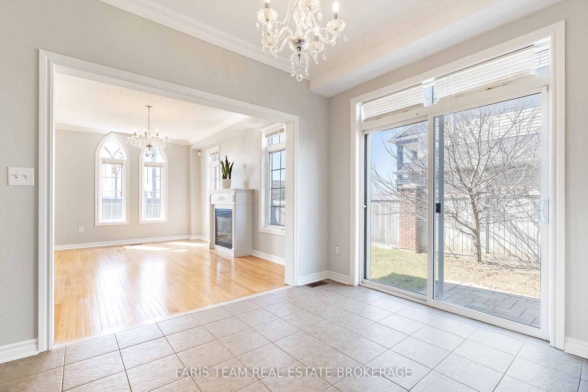 Photo 12 of 135 Prince William Way, Barrie, Innis-Shore — HOMEH