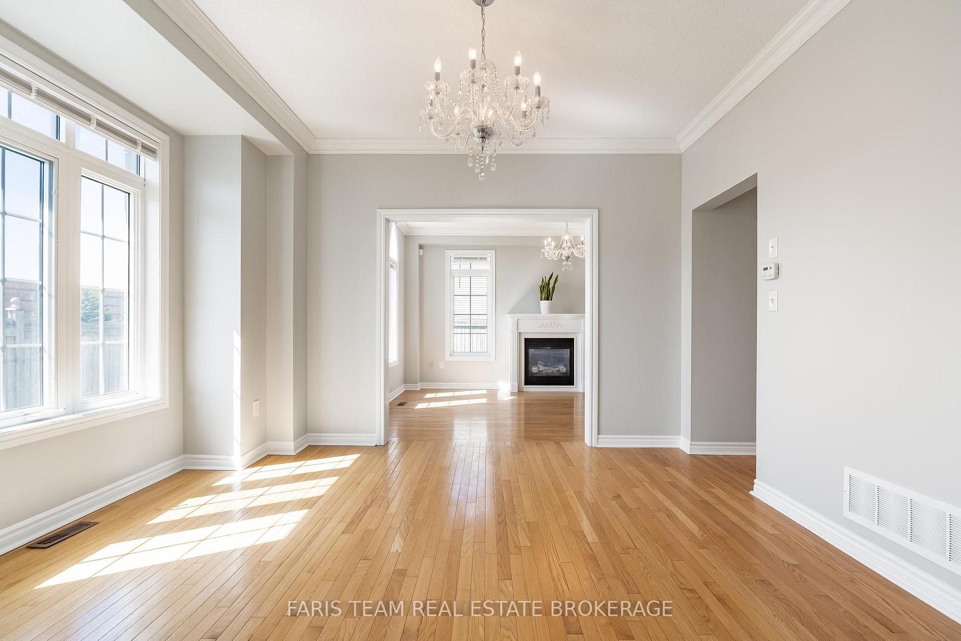 Photo 14 of 135 Prince William Way, Barrie, Innis-Shore — HOMEH