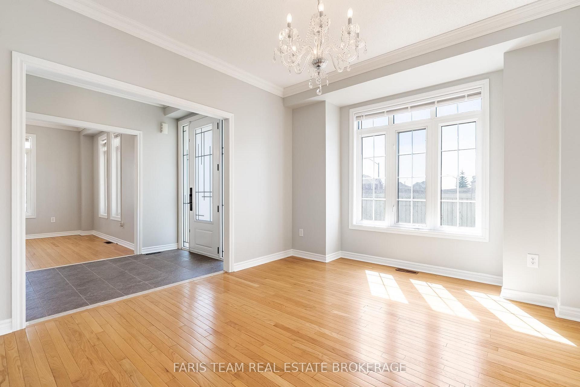 Photo 15 of 135 Prince William Way, Barrie, Innis-Shore — HOMEH