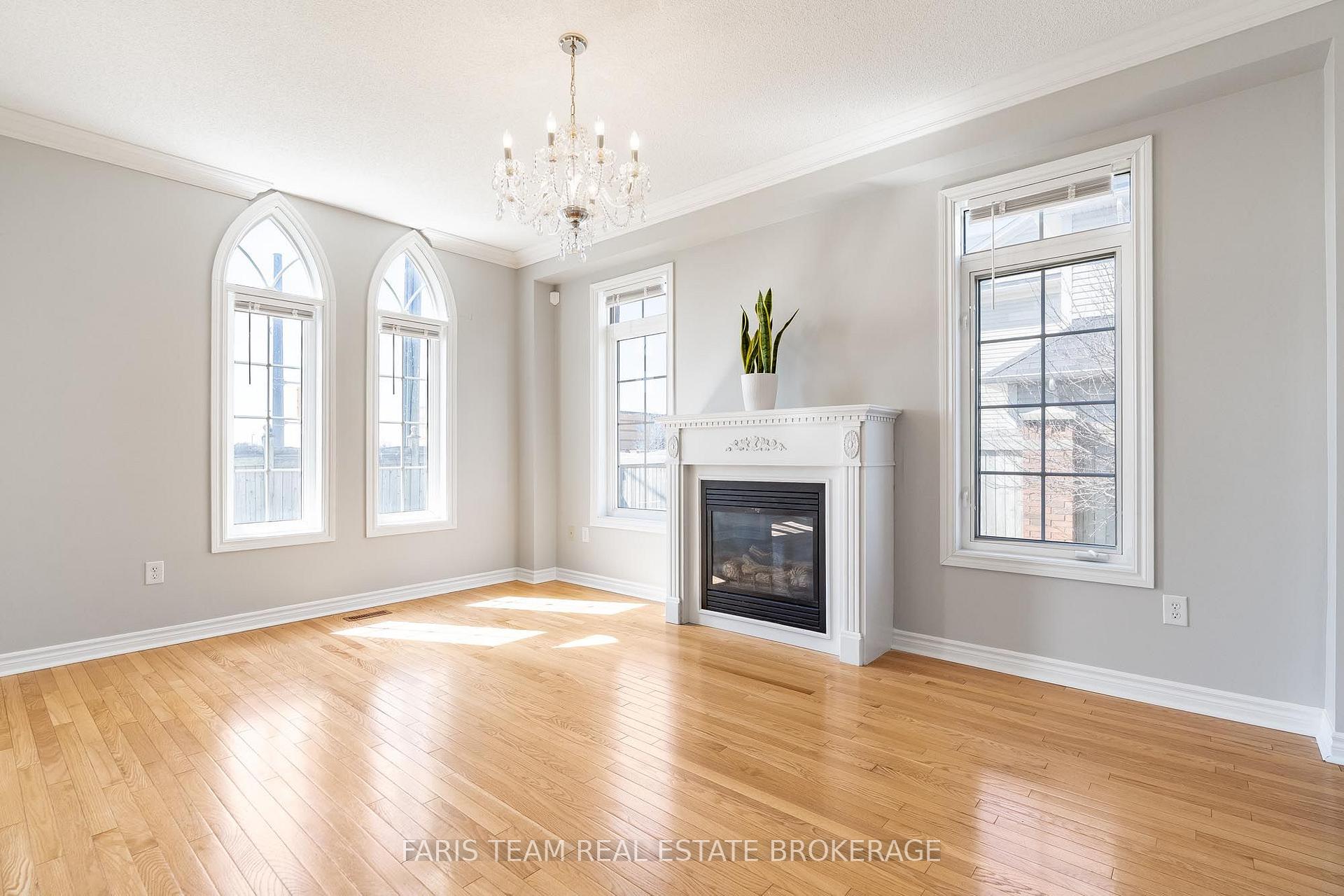 Photo 17 of 135 Prince William Way, Barrie, Innis-Shore — HOMEH