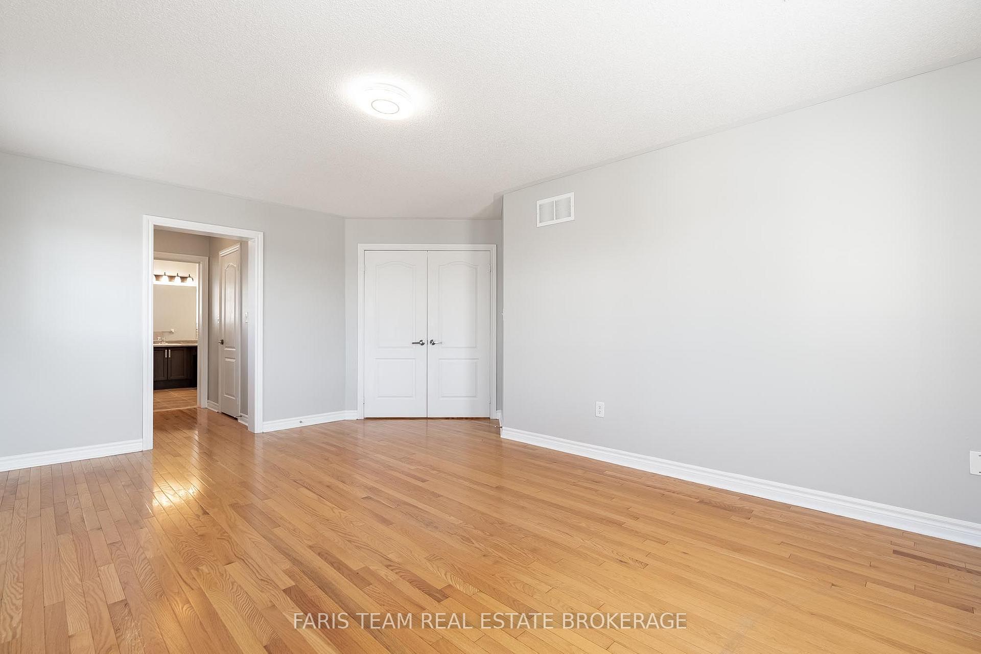 Photo 27 of 135 Prince William Way, Barrie, Innis-Shore — HOMEH