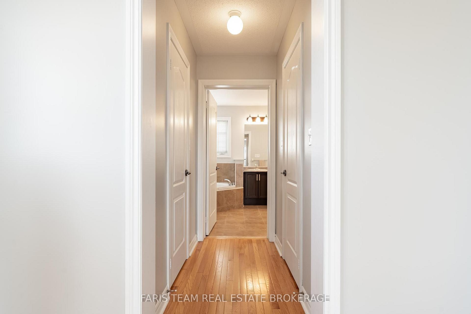 Photo 28 of 135 Prince William Way, Barrie, Innis-Shore — HOMEH