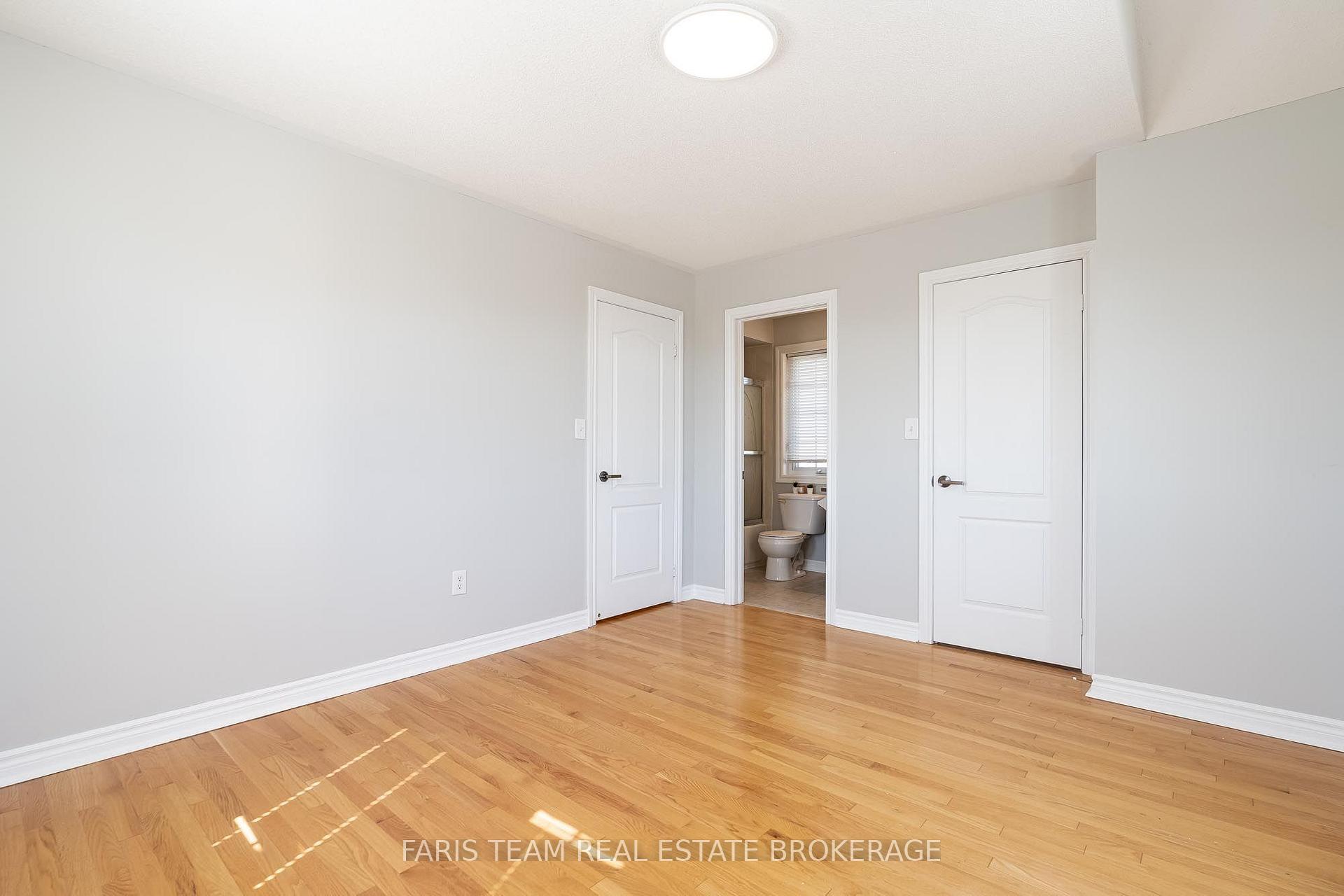 Photo 32 of 135 Prince William Way, Barrie, Innis-Shore — HOMEH