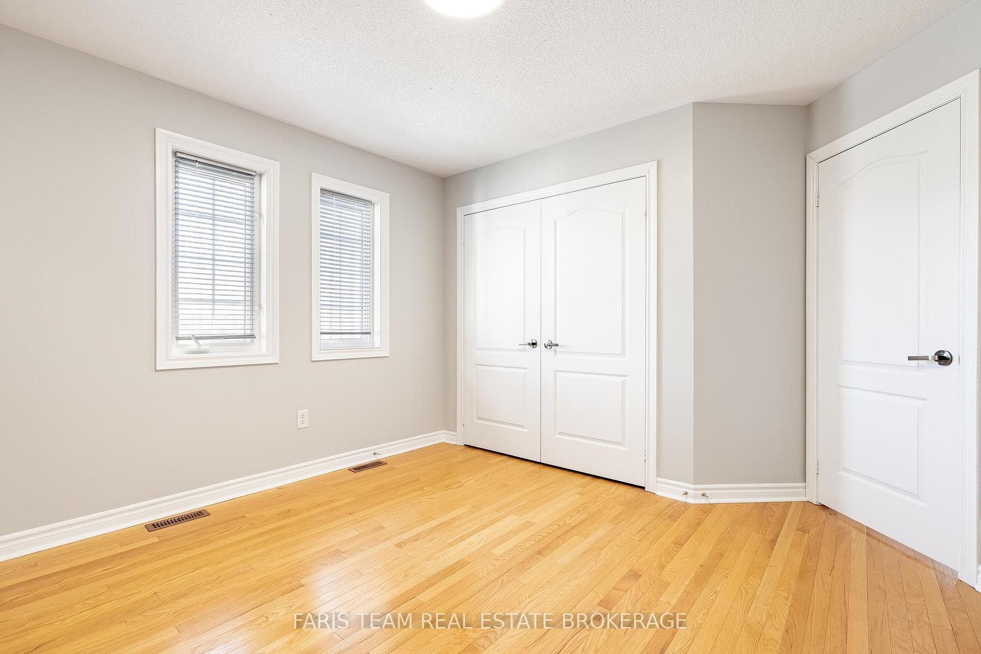 Photo 37 of 135 Prince William Way, Barrie, Innis-Shore — HOMEH