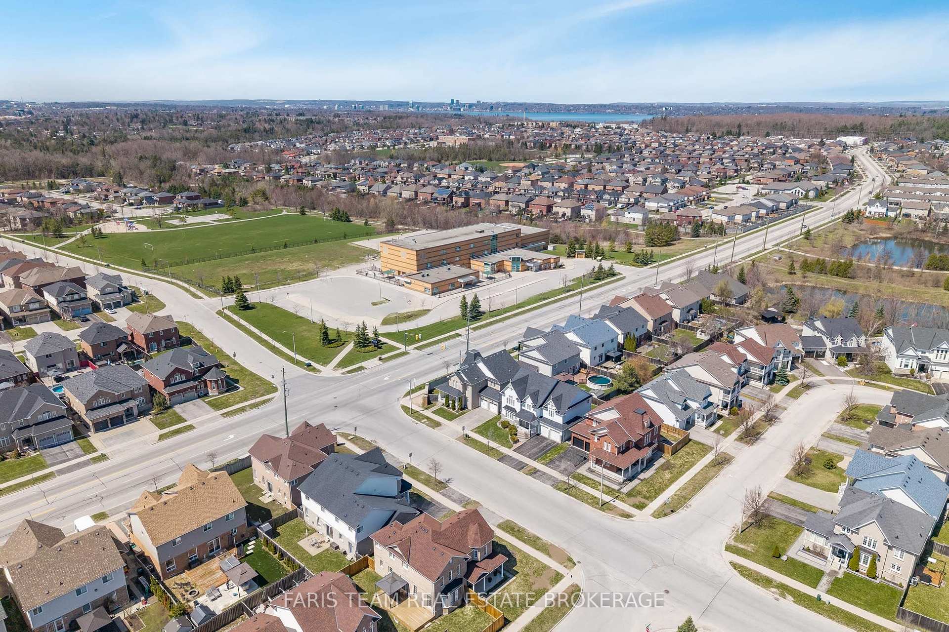 Photo 47 of 135 Prince William Way, Barrie, Innis-Shore — HOMEH