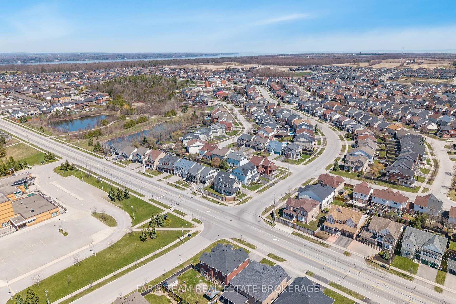 Photo 48 of 135 Prince William Way, Barrie, Innis-Shore — HOMEH