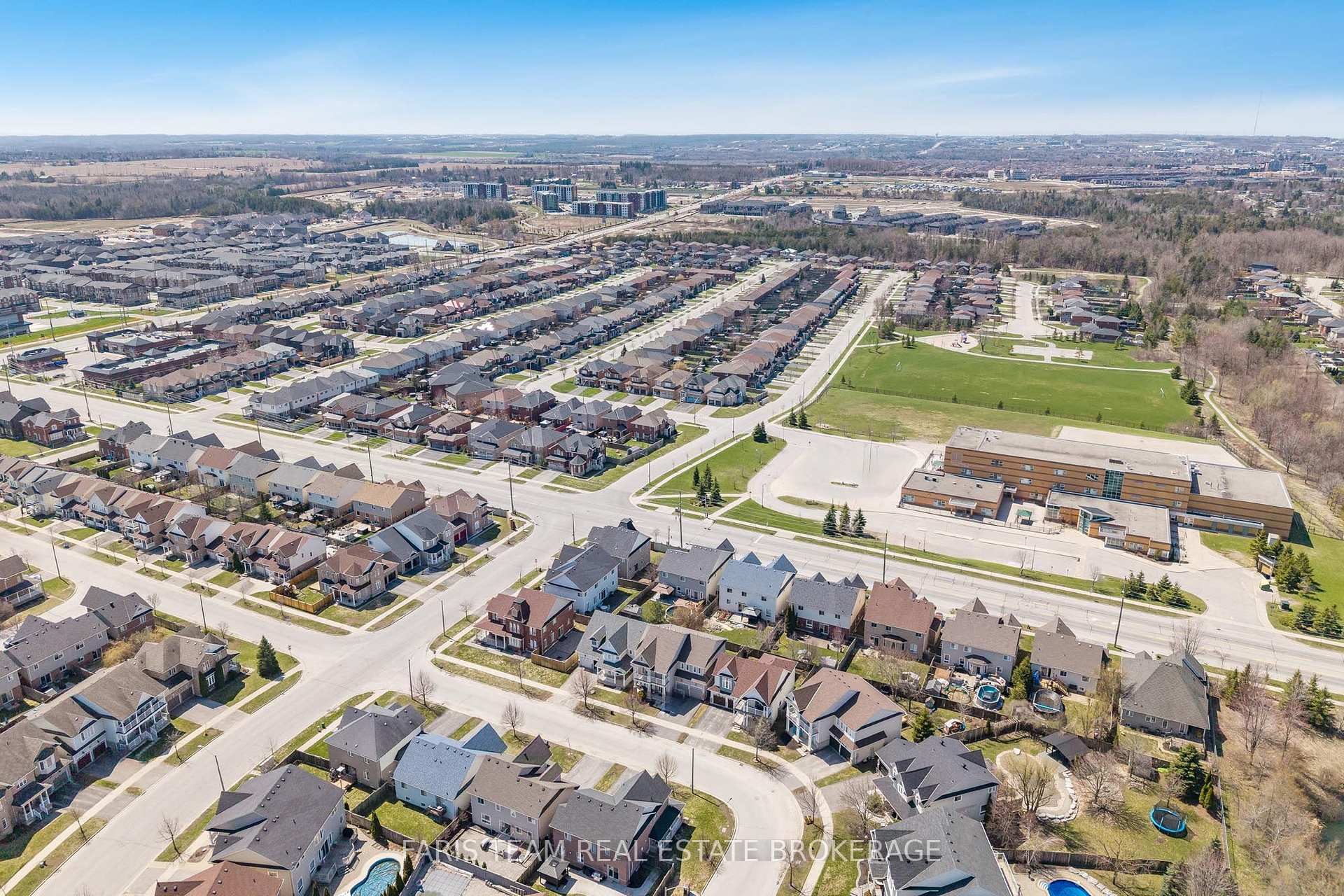 Photo 49 of 135 Prince William Way, Barrie, Innis-Shore — HOMEH