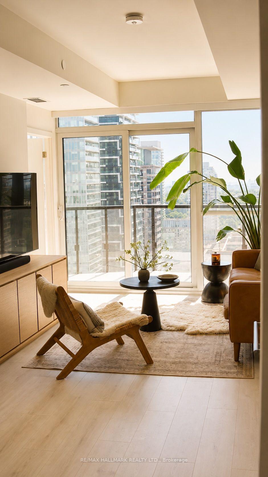 Photo 9 of Unit 2502, 110 Broadway Avenue, Toronto, Mount Pleasant West — HOMEH
