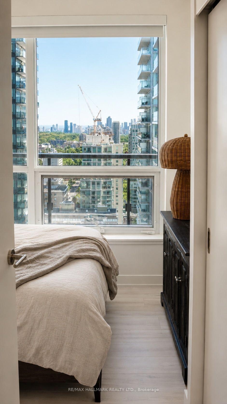 Photo 14 of Unit 2502, 110 Broadway Avenue, Toronto, Mount Pleasant West — HOMEH