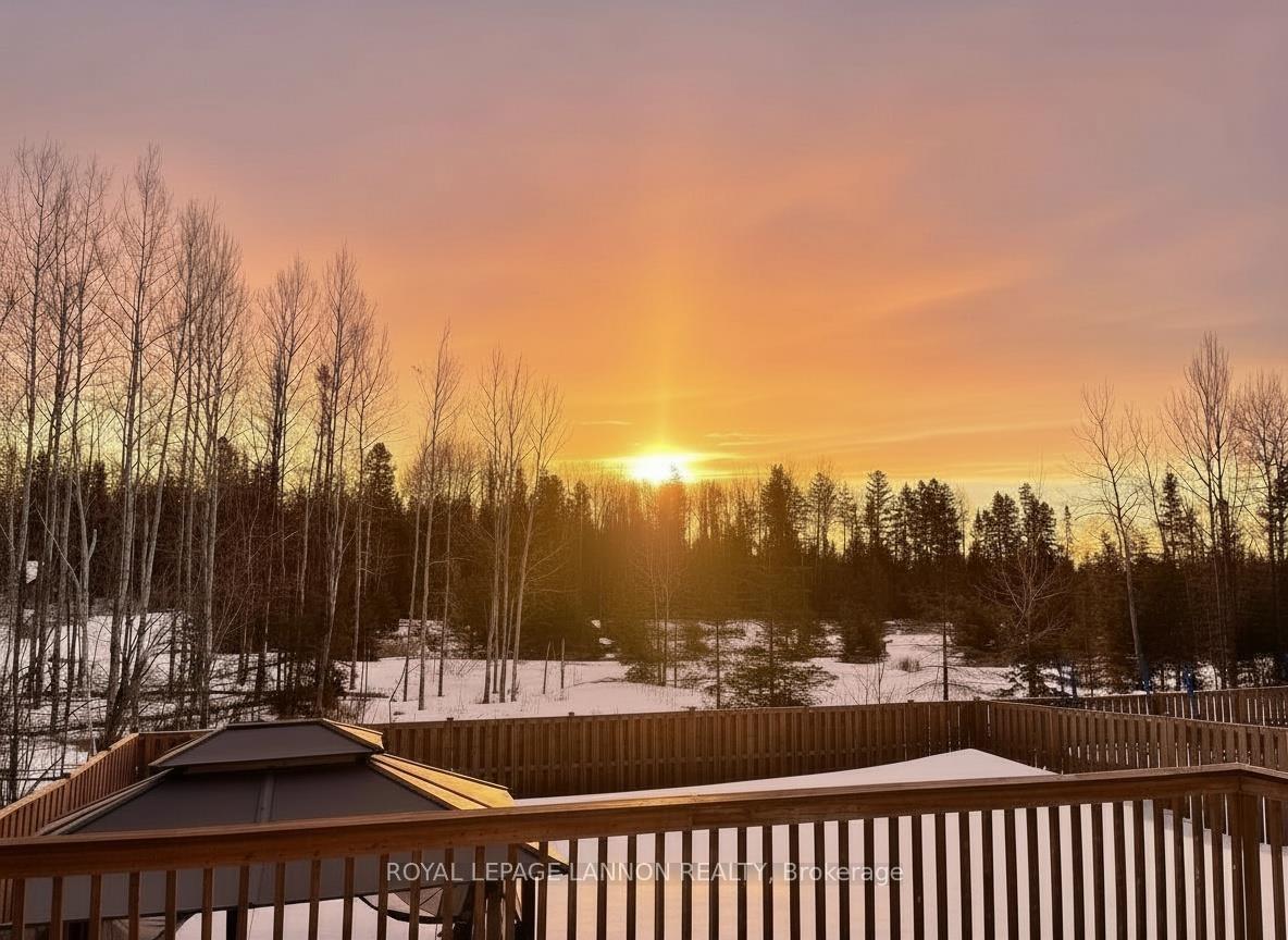 Photo 2 of 705 Fieldstone Place, Thunder Bay, River Terrace — HOMEH