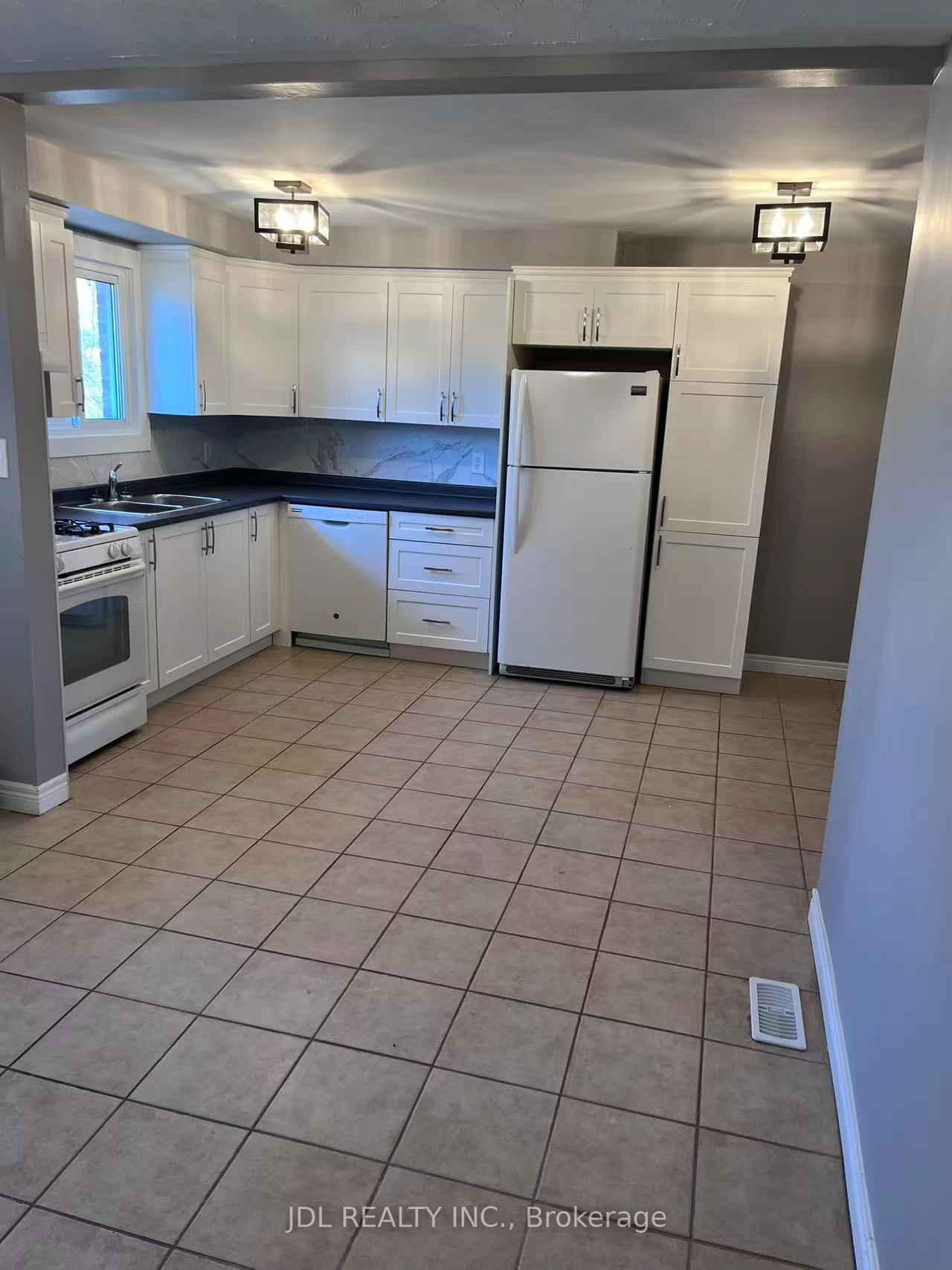 Photo 4 of 8110 Chippewa Road E, Hamilton, Rural Glanbrook — HOMEH