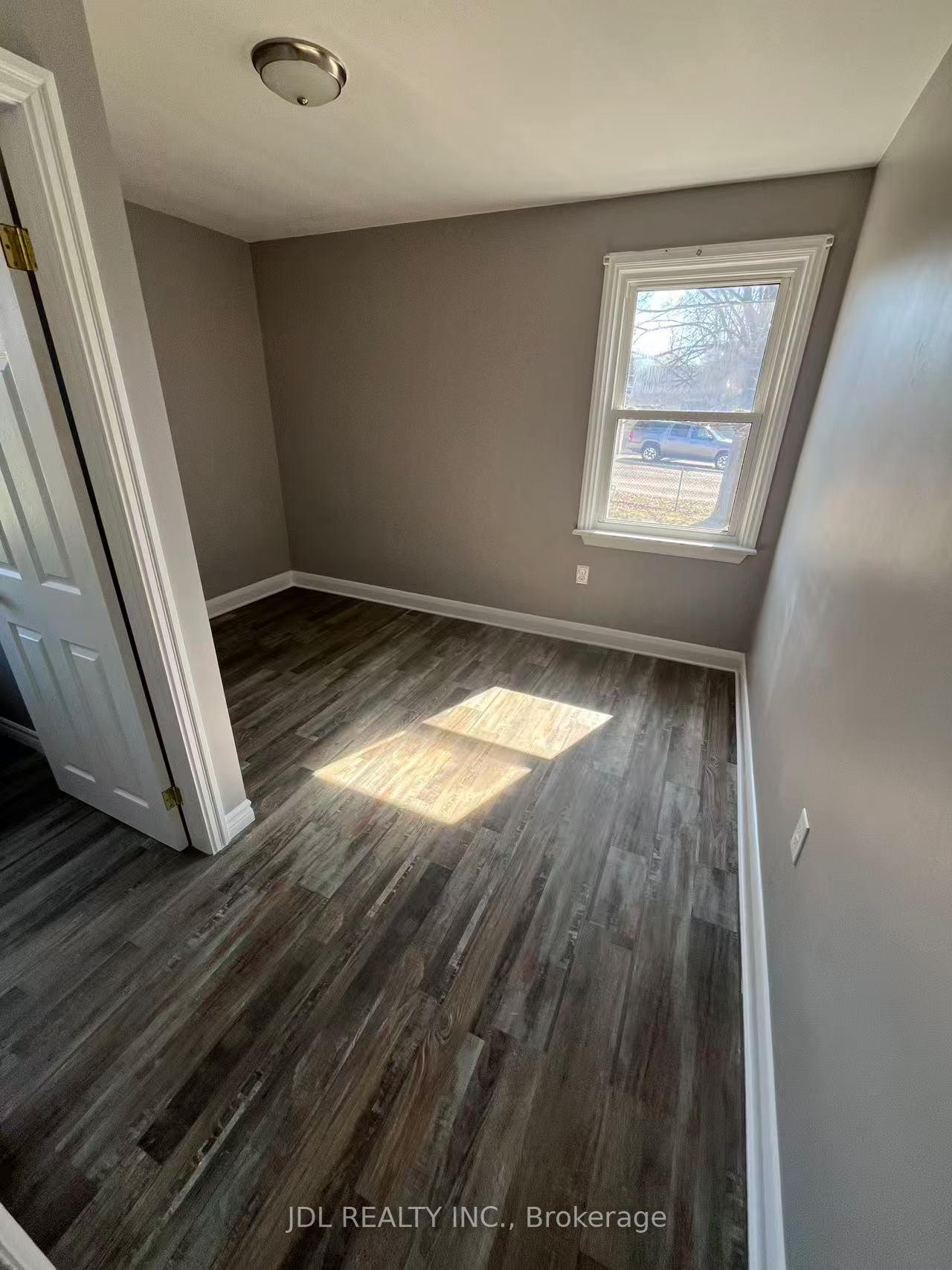 Photo 7 of 8110 Chippewa Road E, Hamilton, Rural Glanbrook — HOMEH